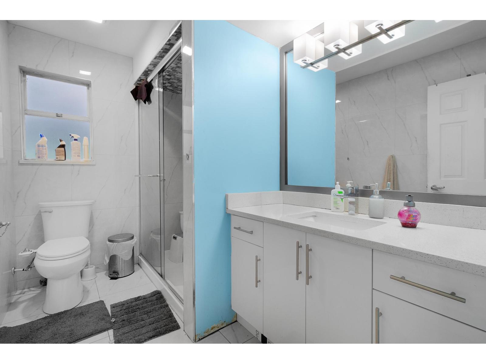 9011 King George Boulevard, Surrey, British Columbia  V3V 5V7 - Photo 30 - R3117342