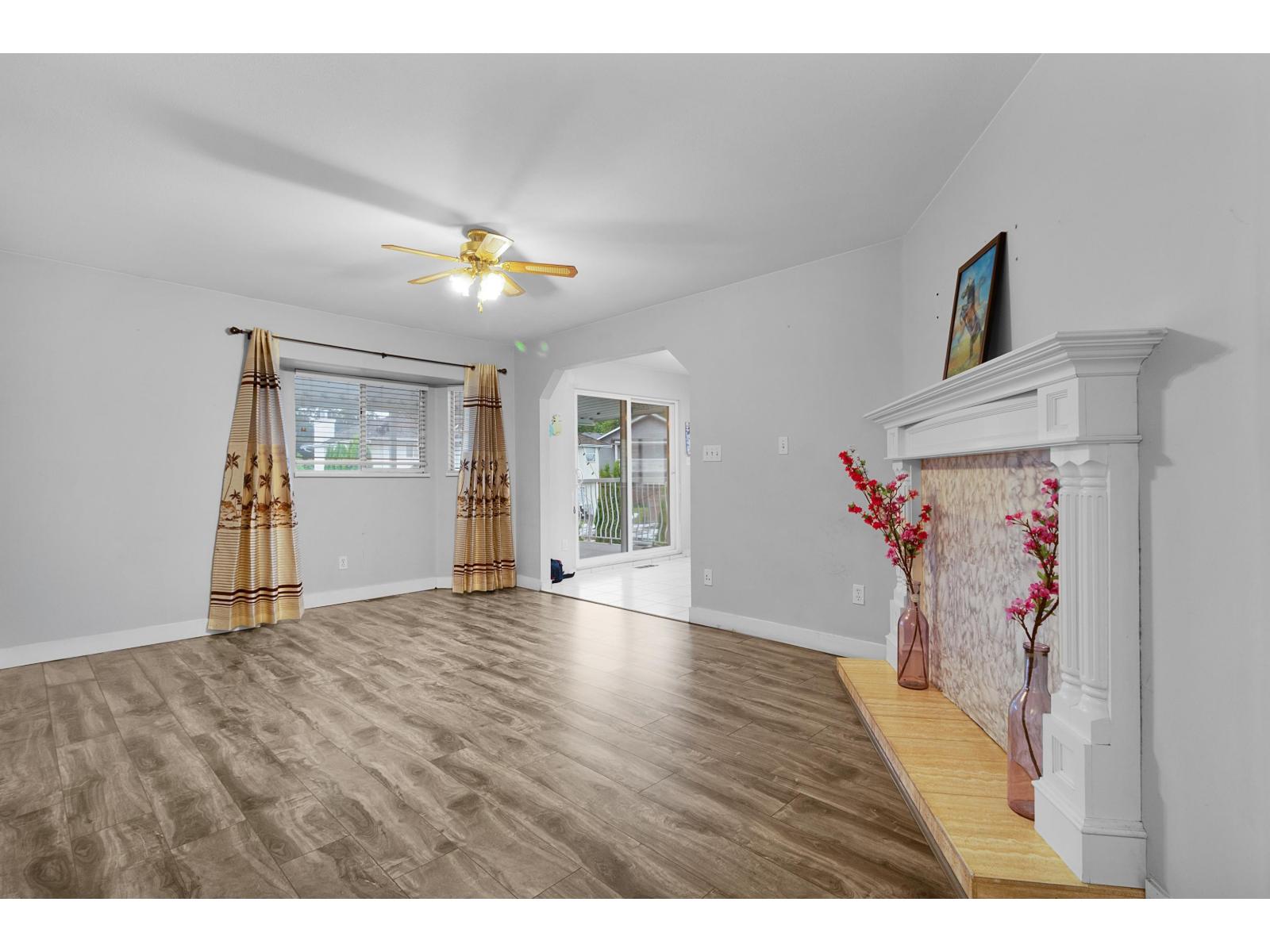 9011 King George Boulevard, Surrey, British Columbia  V3V 5V7 - Photo 12 - R3117342