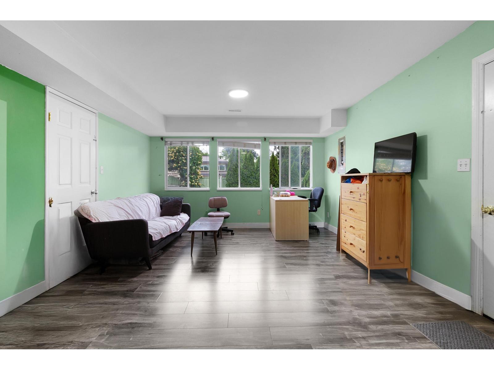 9011 King George Boulevard, Surrey, British Columbia  V3V 5V7 - Photo 32 - R3117342