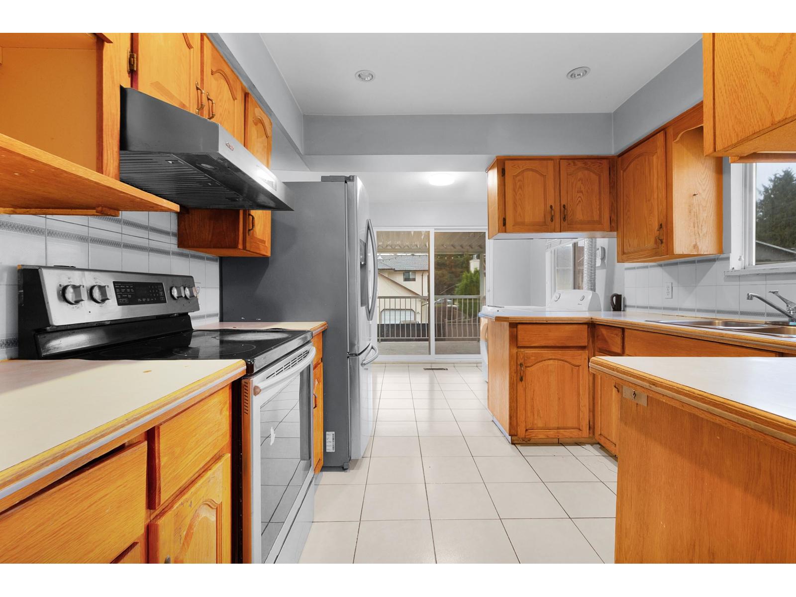 9011 King George Boulevard, Surrey, British Columbia  V3V 5V7 - Photo 23 - R3117342