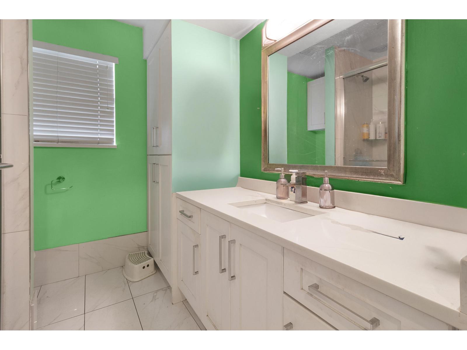 9011 King George Boulevard, Surrey, British Columbia  V3V 5V7 - Photo 34 - R3117342