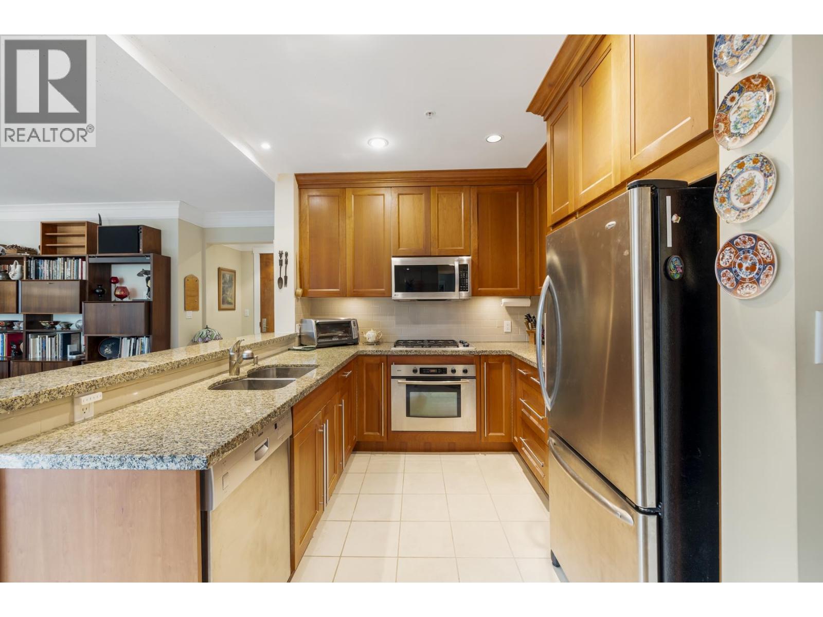 304 4685 Valley Drive, Vancouver, British Columbia V6J 5M2 - Photo 4 - R3129130