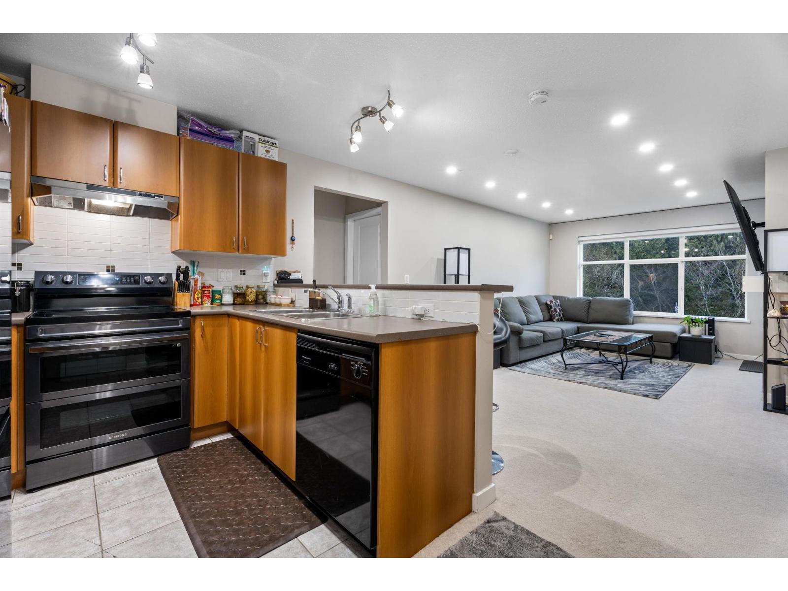 203 14885 105 Avenue, Surrey, British Columbia  V3R 2V6 - Photo 7 - R3129232