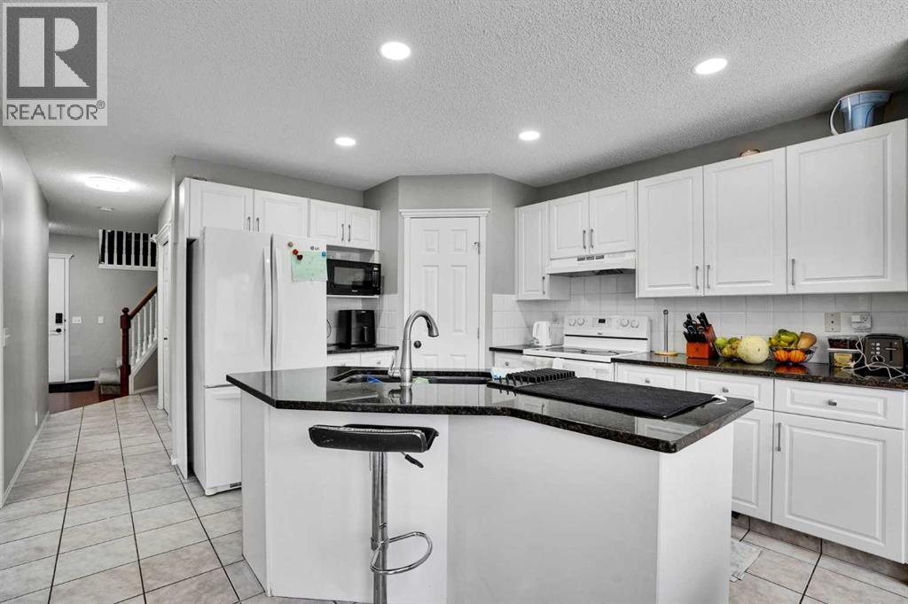 39 Douglasview Road SE, Calgary, Alberta  T2Z 2S8 - Photo 11 - A2292349