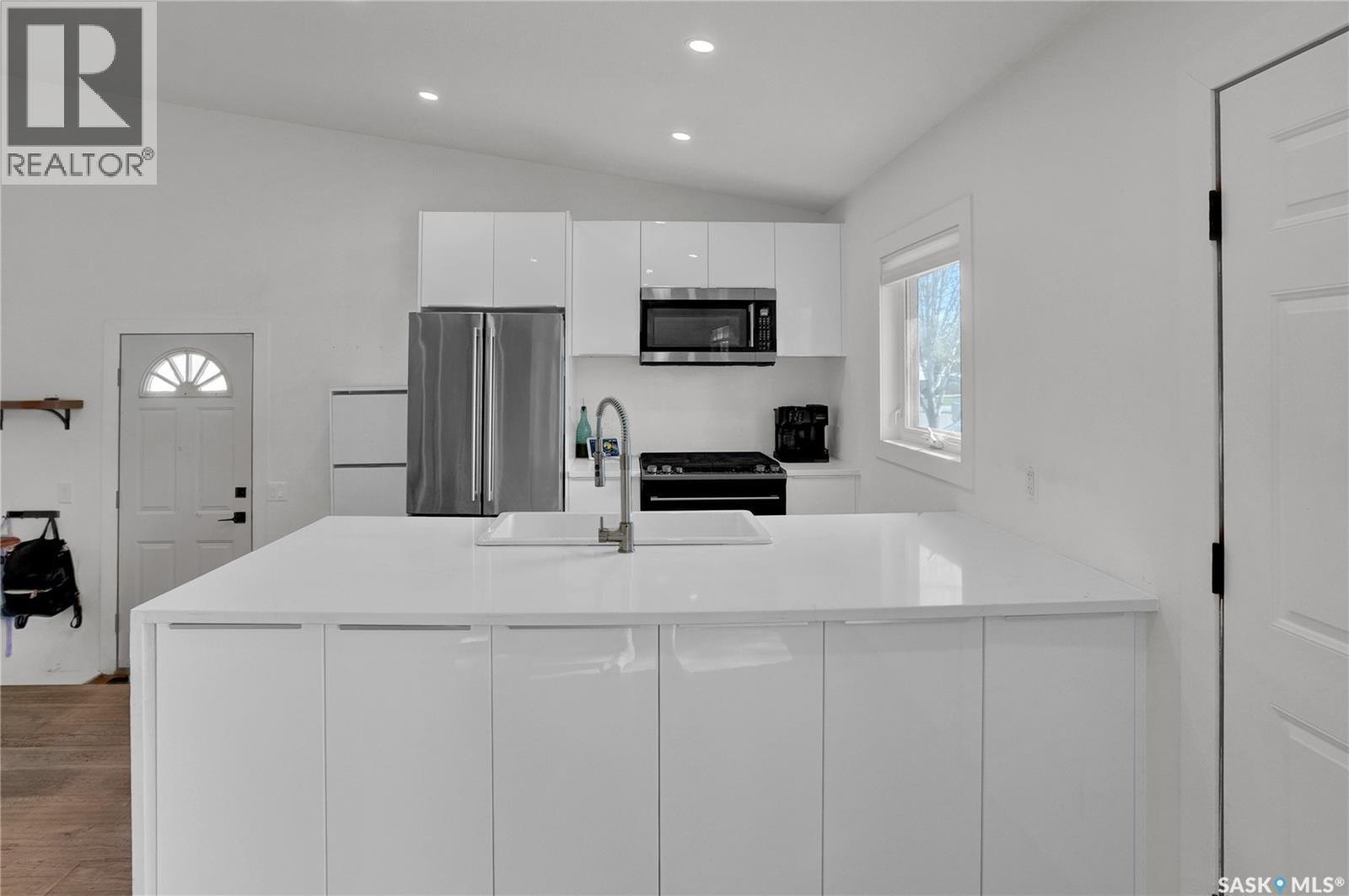 1114 Bayda Crescent, Regina, Saskatchewan  S4N 6Y6 - Photo 11 - SK037402