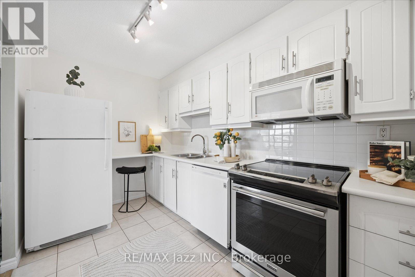 511 - 55 William Street E, Oshawa, Ontario L1G 7C9 - Photo 3 - E13208750
