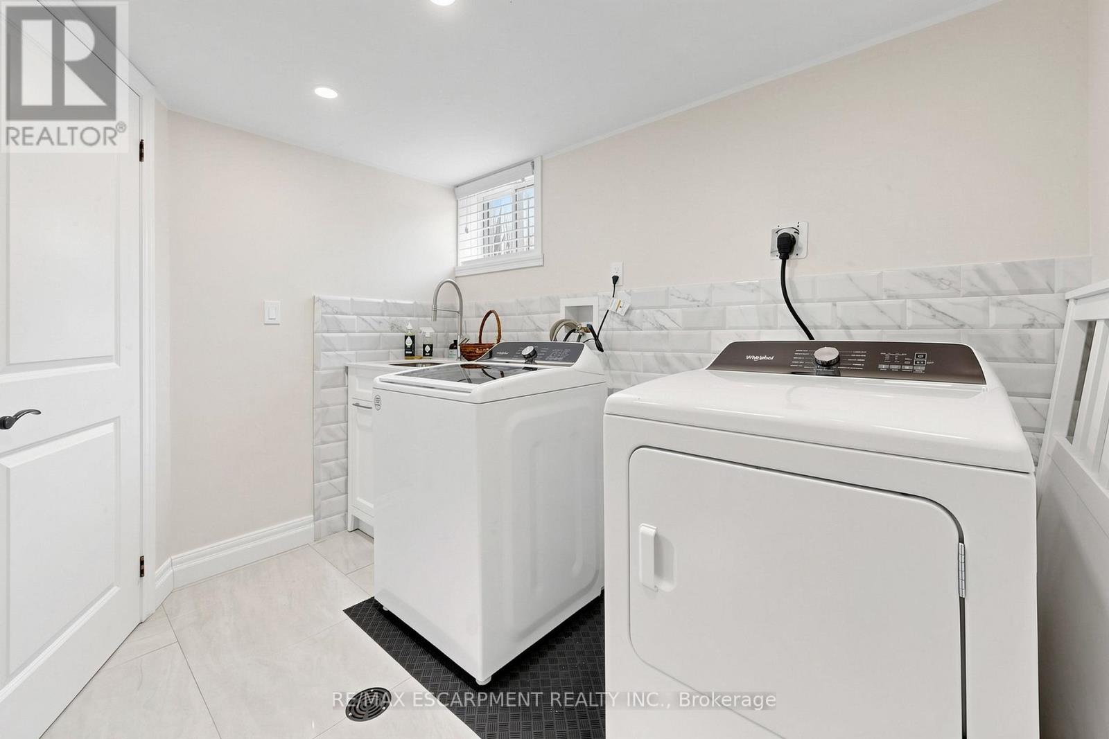 1365 Ester Drive, Burlington, Ontario  L7P 1L4 - Photo 30 - W13209502