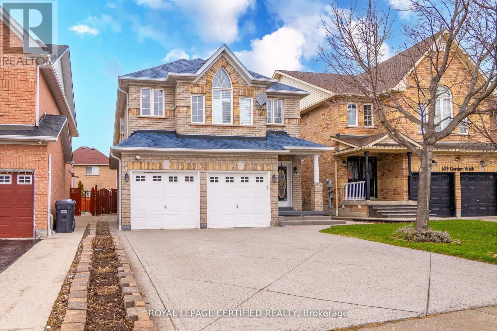 643 Garden Walk, Mississauga, Ontario  L5W 1V9 - Photo 1 - W13209536