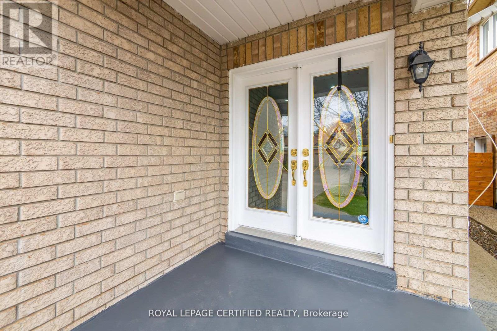 643 Garden Walk, Mississauga, Ontario  L5W 1V9 - Photo 3 - W13209536