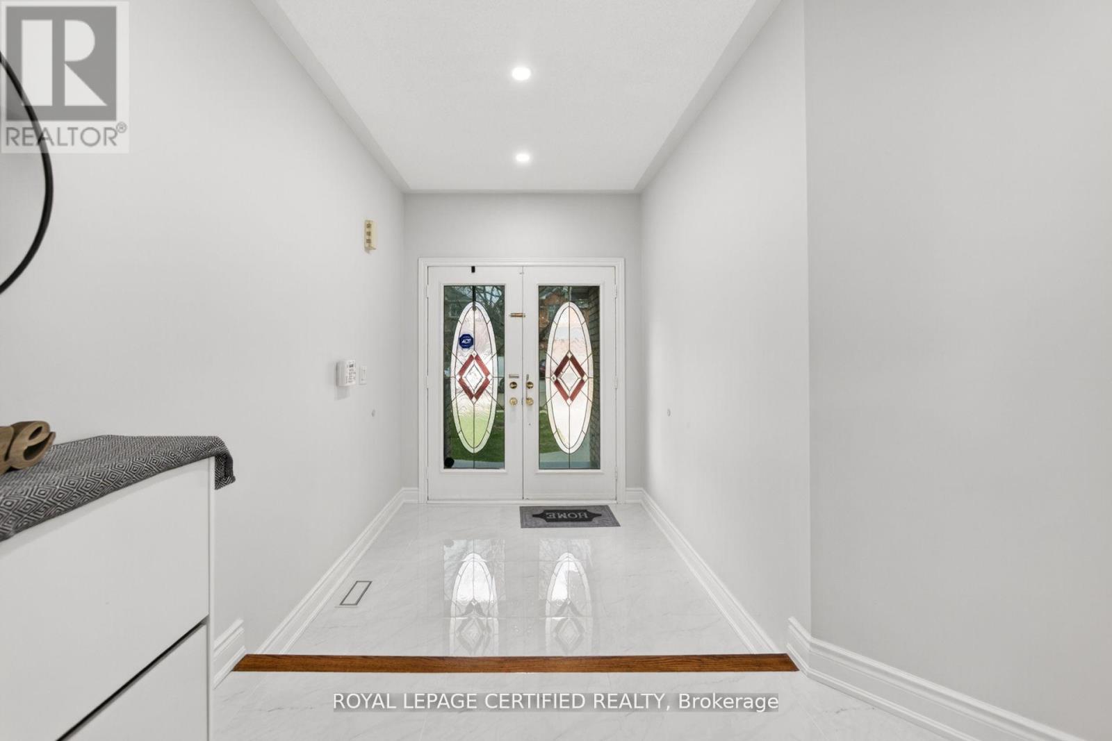 643 Garden Walk, Mississauga, Ontario  L5W 1V9 - Photo 5 - W13209536