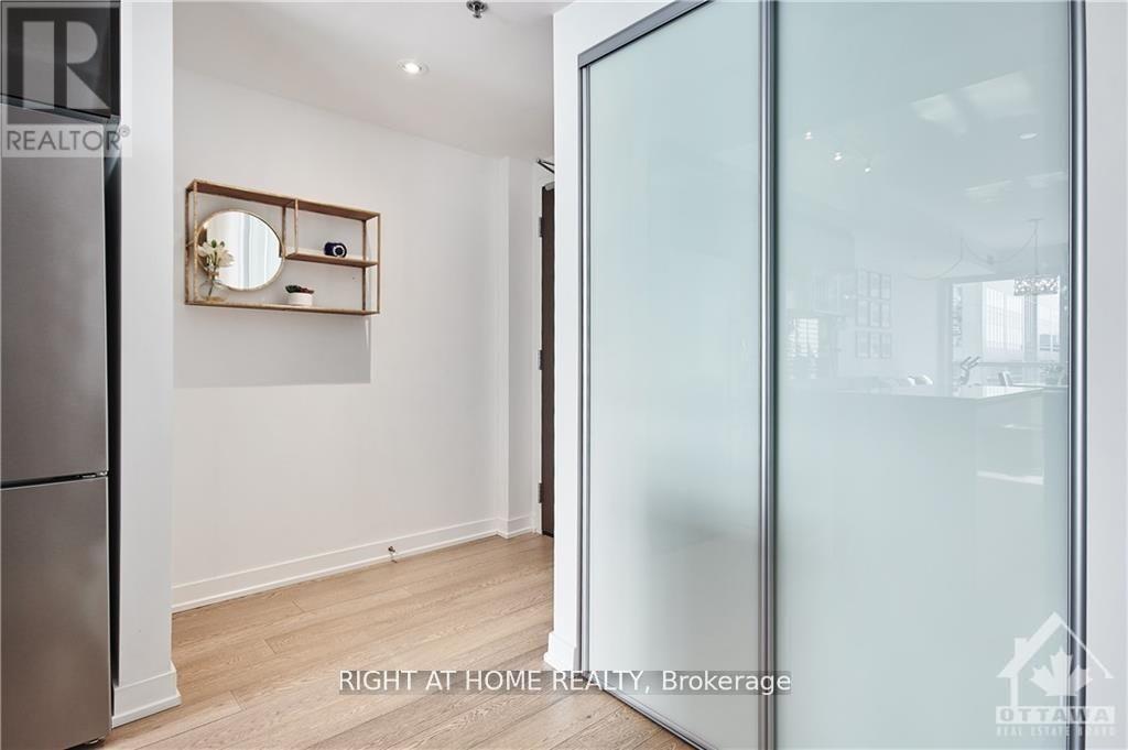 1601 - 199 Slater Street, Ottawa, Ontario  K1P 0C8 - Photo 3 - X12941566