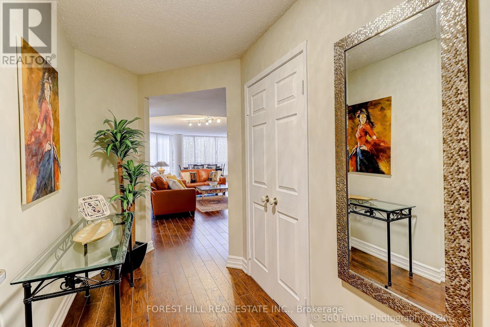 204 - 45 Kingsbridge Garden Circle, Mississauga, Ontario  L5R 3K4 - Photo 1 - W12963474