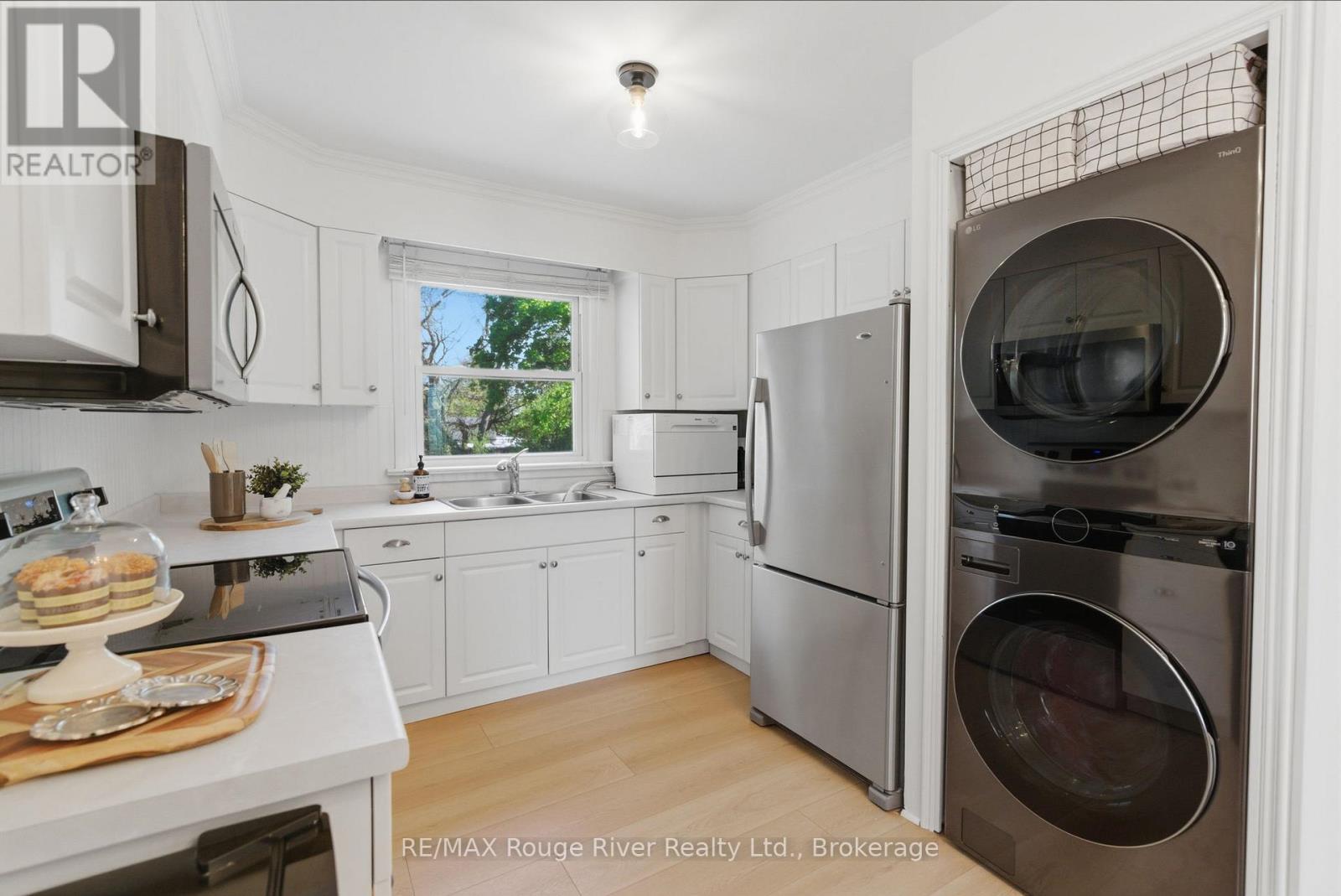 897 Parklane Avenue, Oshawa, Ontario  L1G 1N7 - Photo 11 - E13209624