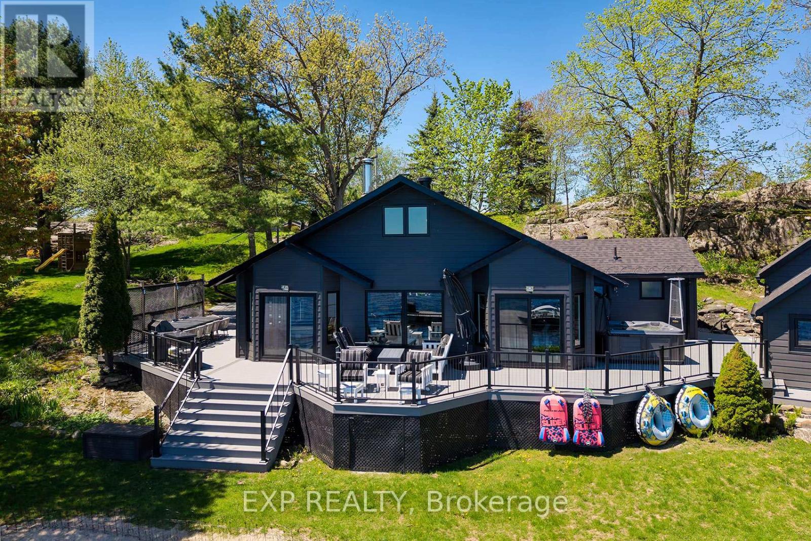 169 LODGE ROAD, Georgian Bay, Ontario