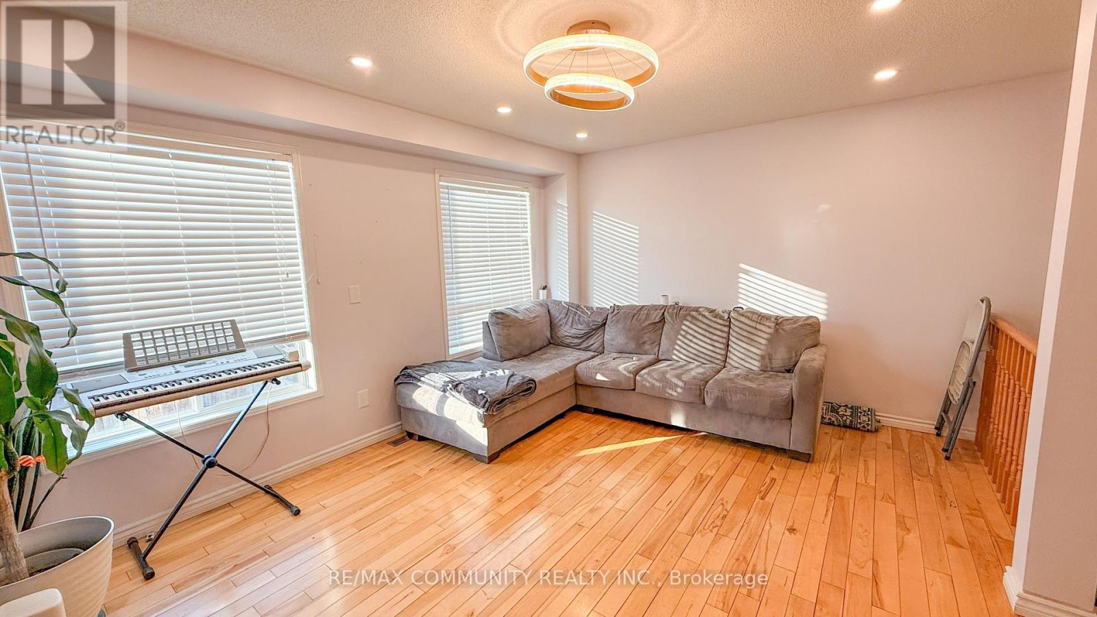 66 Mcgonigal Lane, Ajax, Ontario  L1T 4G9 - Photo 10 - E13209456
