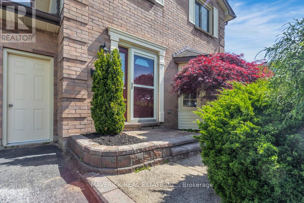 6 Bonnie Place, St. Thomas, Ontario  N5R 5W3 - Photo 4 - X13209928
