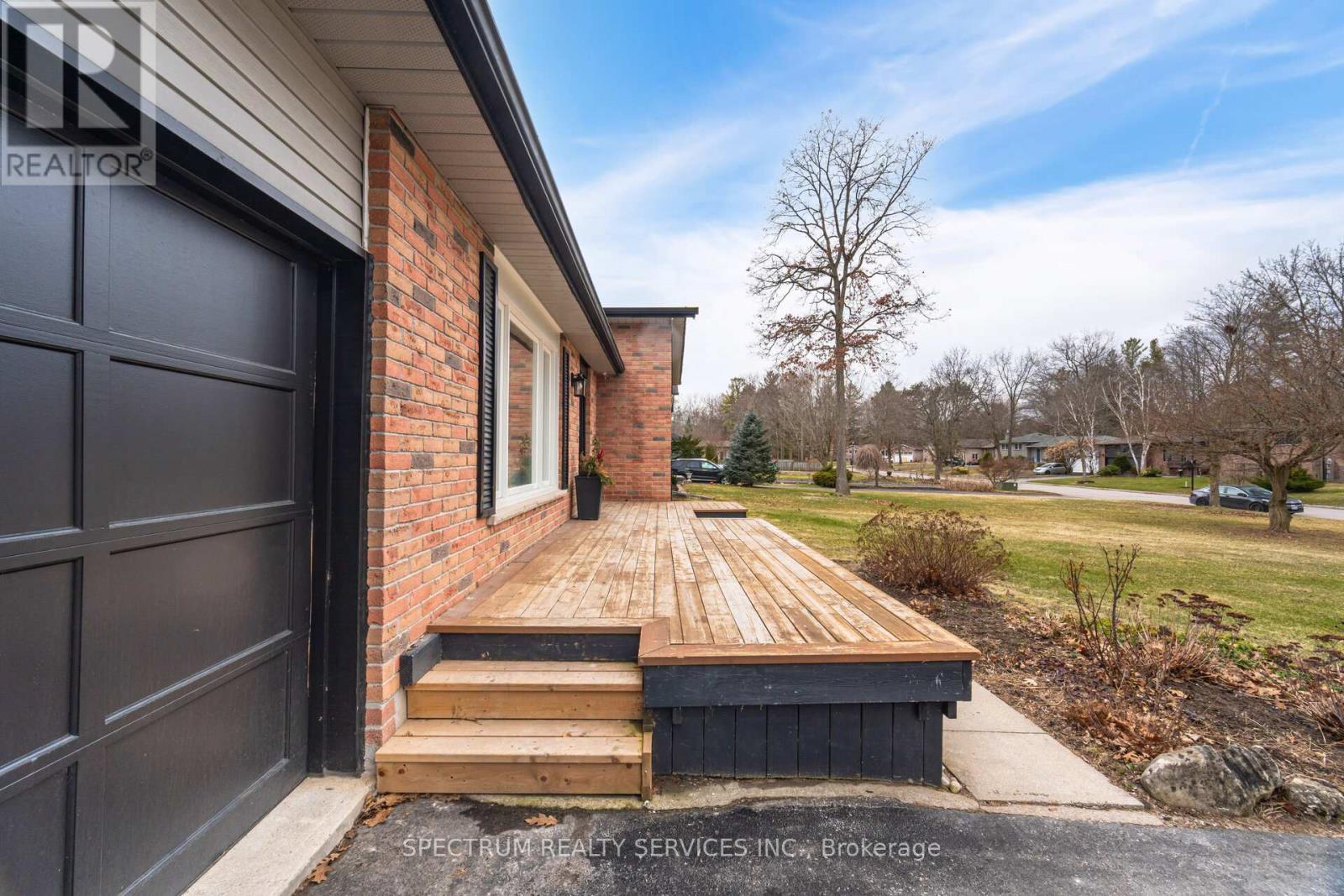 52 French Crescent, East Gwillimbury, Ontario  L9N 1J9 - Photo 4 - N13145046