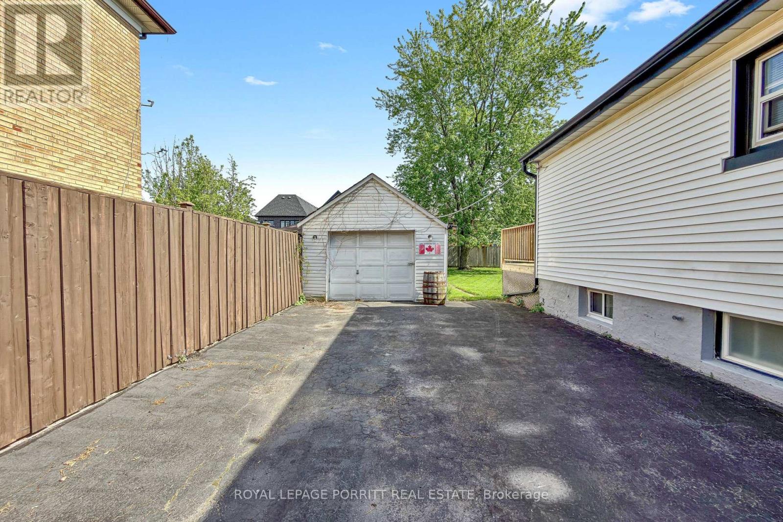31 Burlingame Road, Toronto, Ontario  M8W 1Y7 - Photo 21 - W13208812