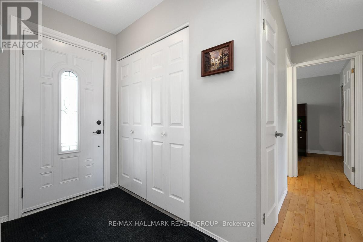 1416 Alboro Crescent, Ottawa, Ontario  K1J 8B7 - Photo 4 - X13209662