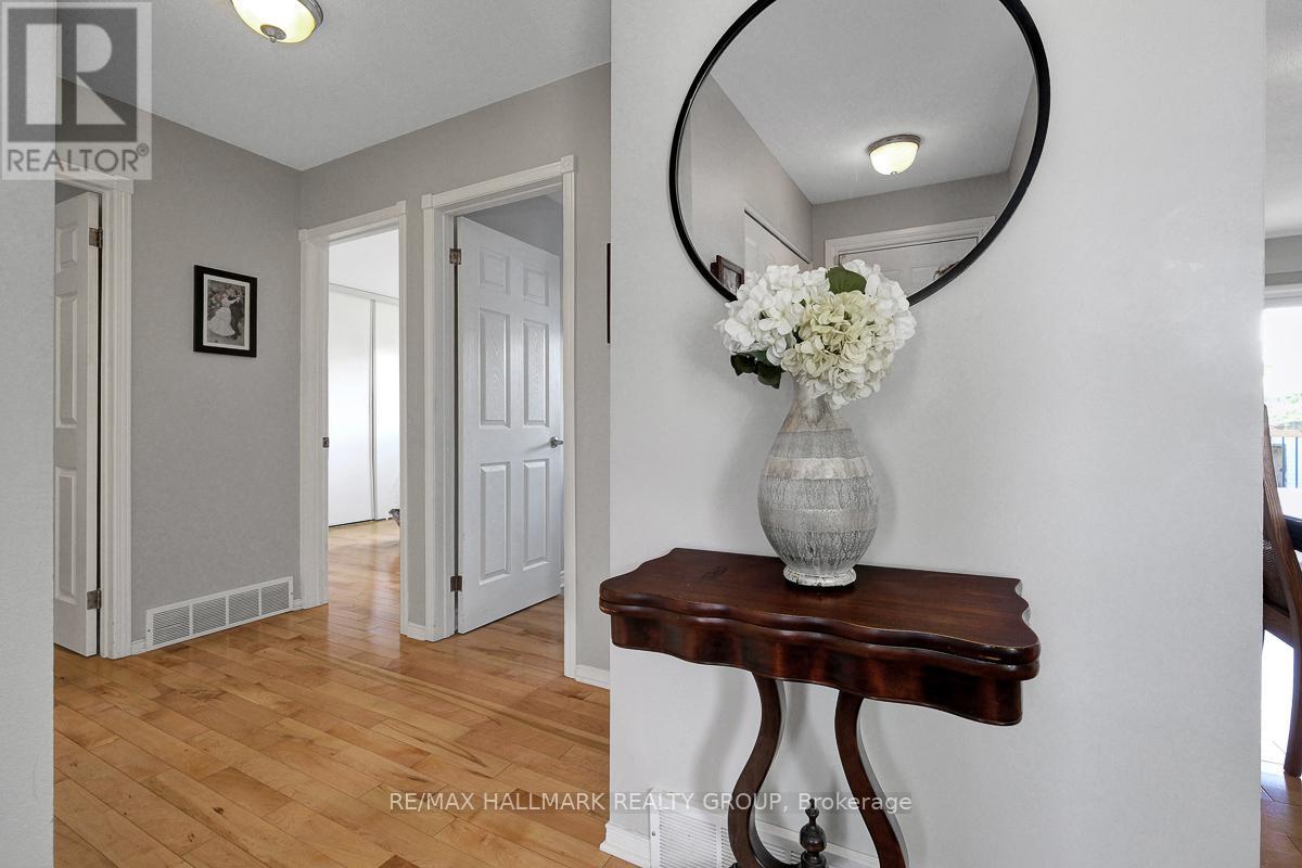 1416 Alboro Crescent, Ottawa, Ontario  K1J 8B7 - Photo 5 - X13209662