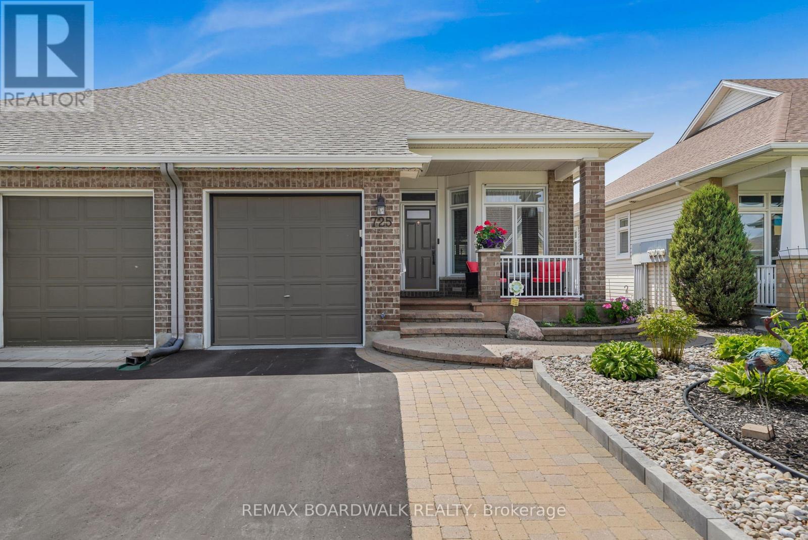 725 CABRIS CRESCENT, Ottawa, Ontario