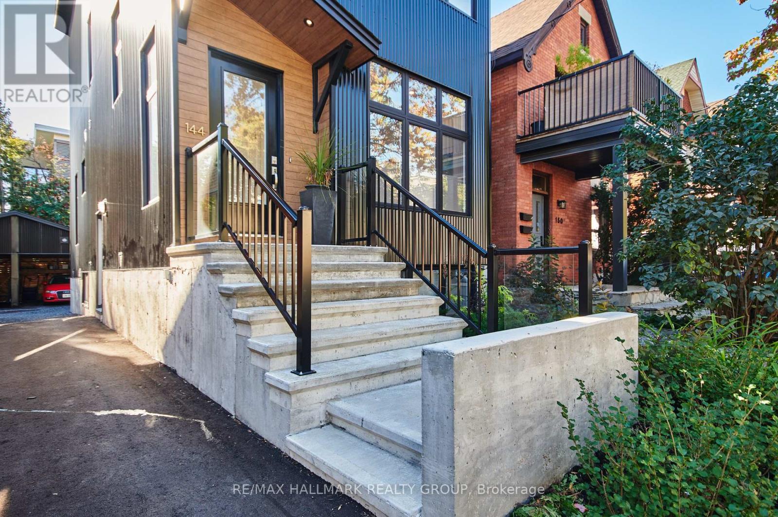 144 Florence Street, Ottawa, Ontario  K1R 5N4 - Photo 2 - X13209770