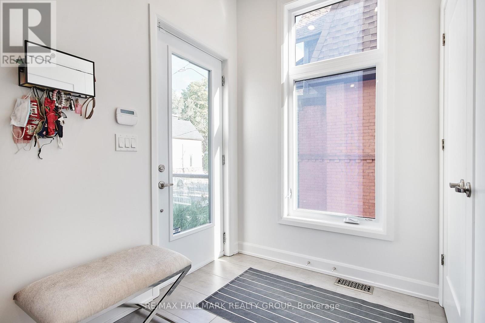 144 Florence Street, Ottawa, Ontario  K1R 5N4 - Photo 3 - X13209770
