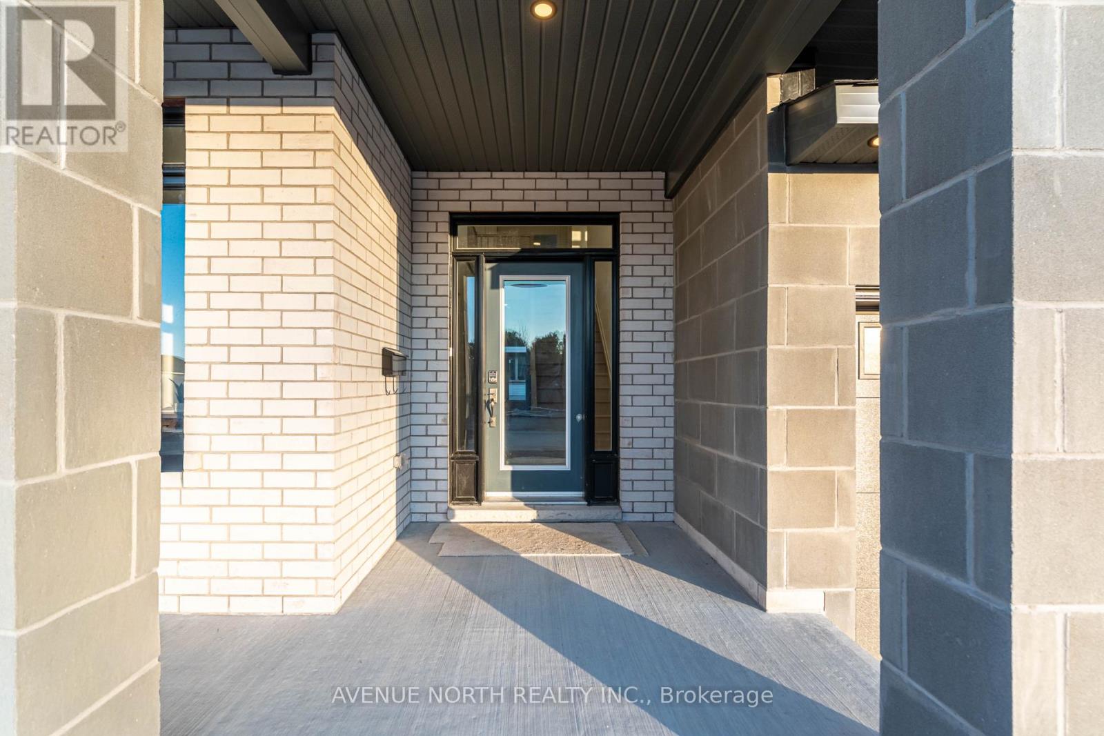 1729 Rotterdam Circle, Ottawa, Ontario  K2W 1A5 - Photo 2 - X13209850