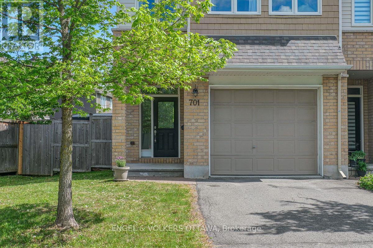 701 Hazelnut Crescent, Ottawa, Ontario  K1T 0K1 - Photo 4 - X13209866