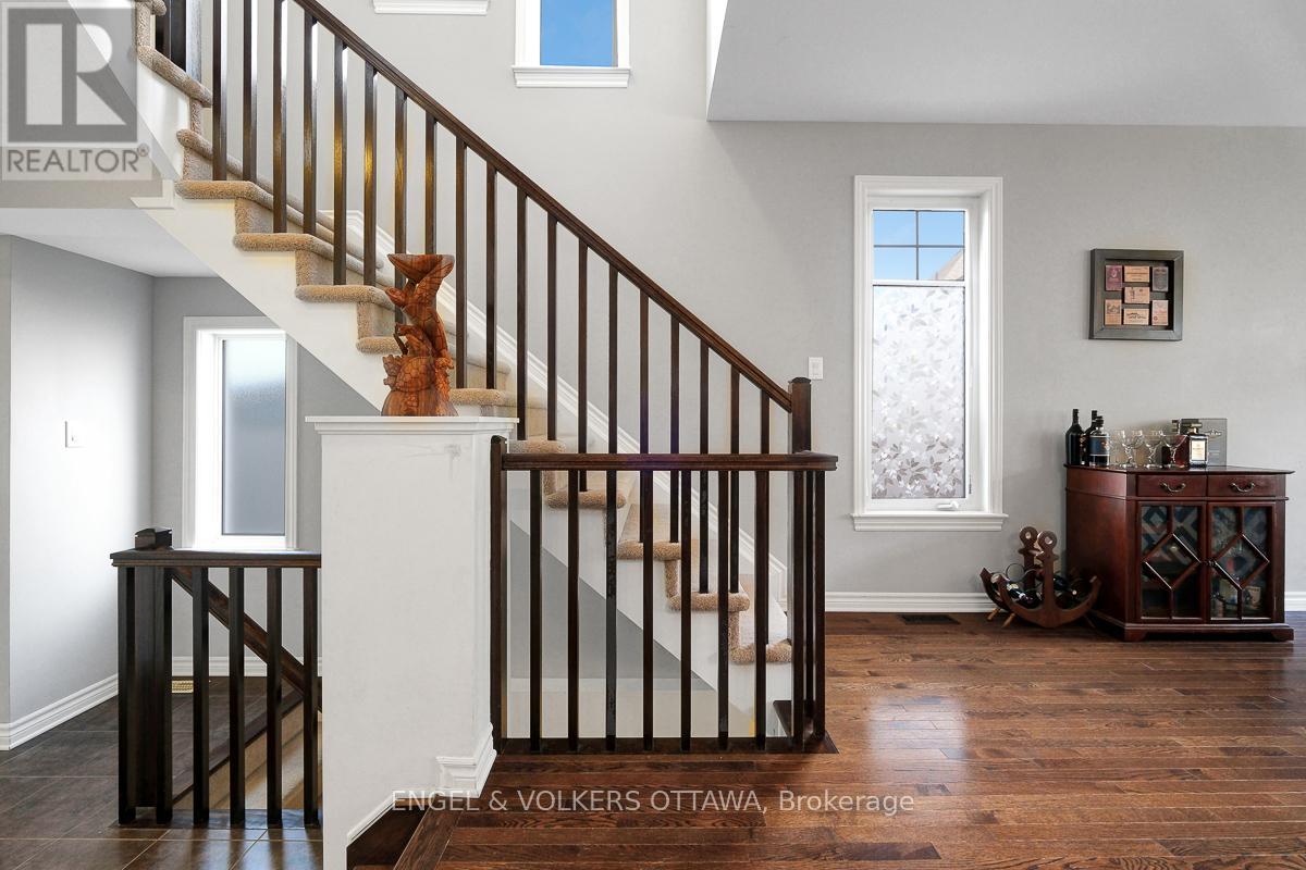 701 Hazelnut Crescent, Ottawa, Ontario  K1T 0K1 - Photo 6 - X13209866