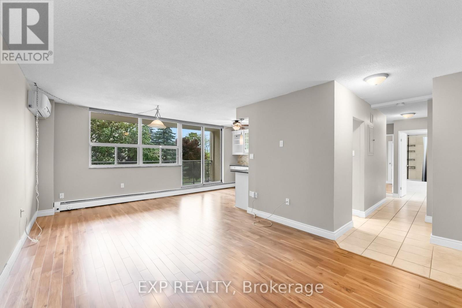 407 - 6390 Huggins Street, Niagara Falls, Ontario  L2J 1H1 - Photo 2 - X13209622
