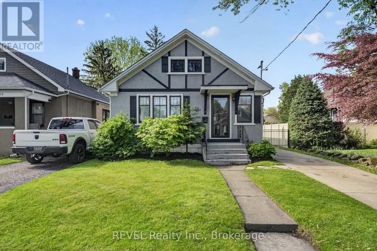 74 St. Patrick Street, St. Catharines, Ontario  L2R 1K3 - Photo 2 - X13209706