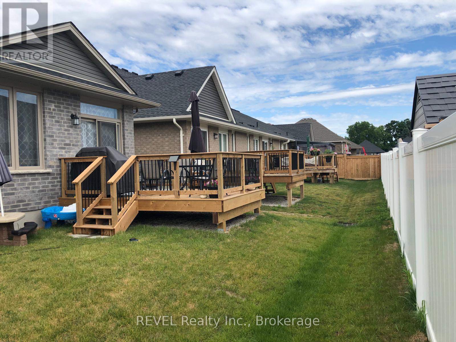 155 Denrich Avenue, Tillsonburg, Ontario  N4G 0H3 - Photo 2 - X13209940