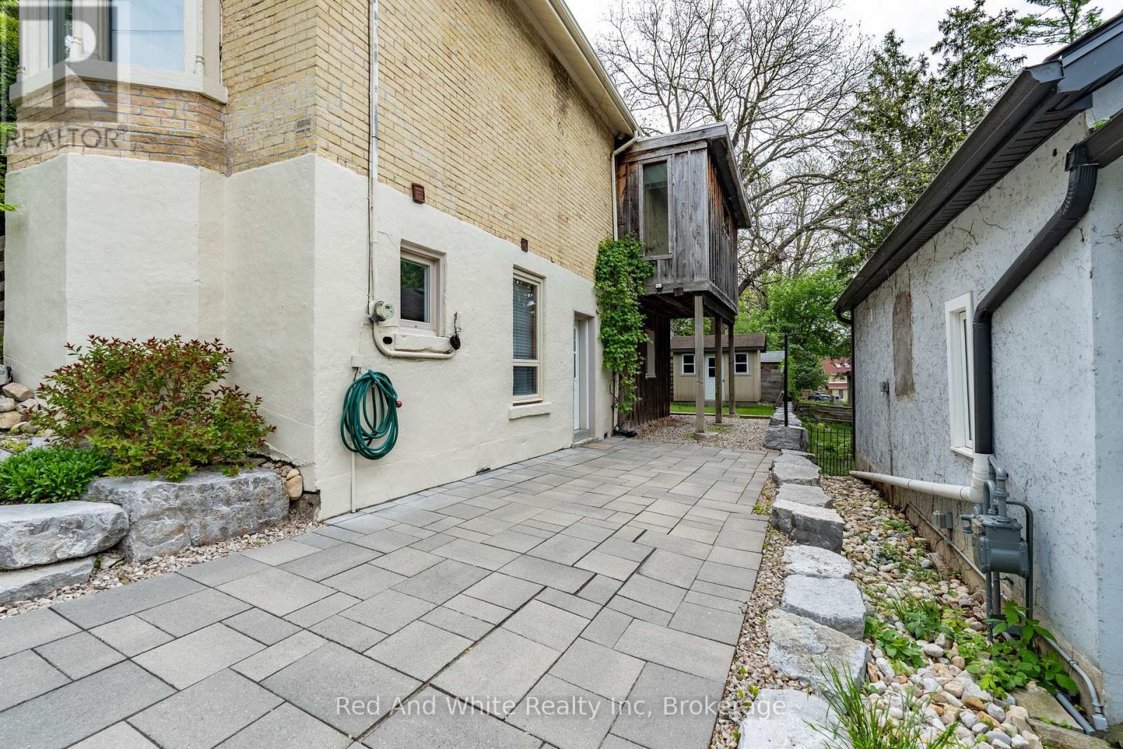 23 Pearl Street, Guelph, Ontario  N1E 2E4 - Photo 4 - X13209774