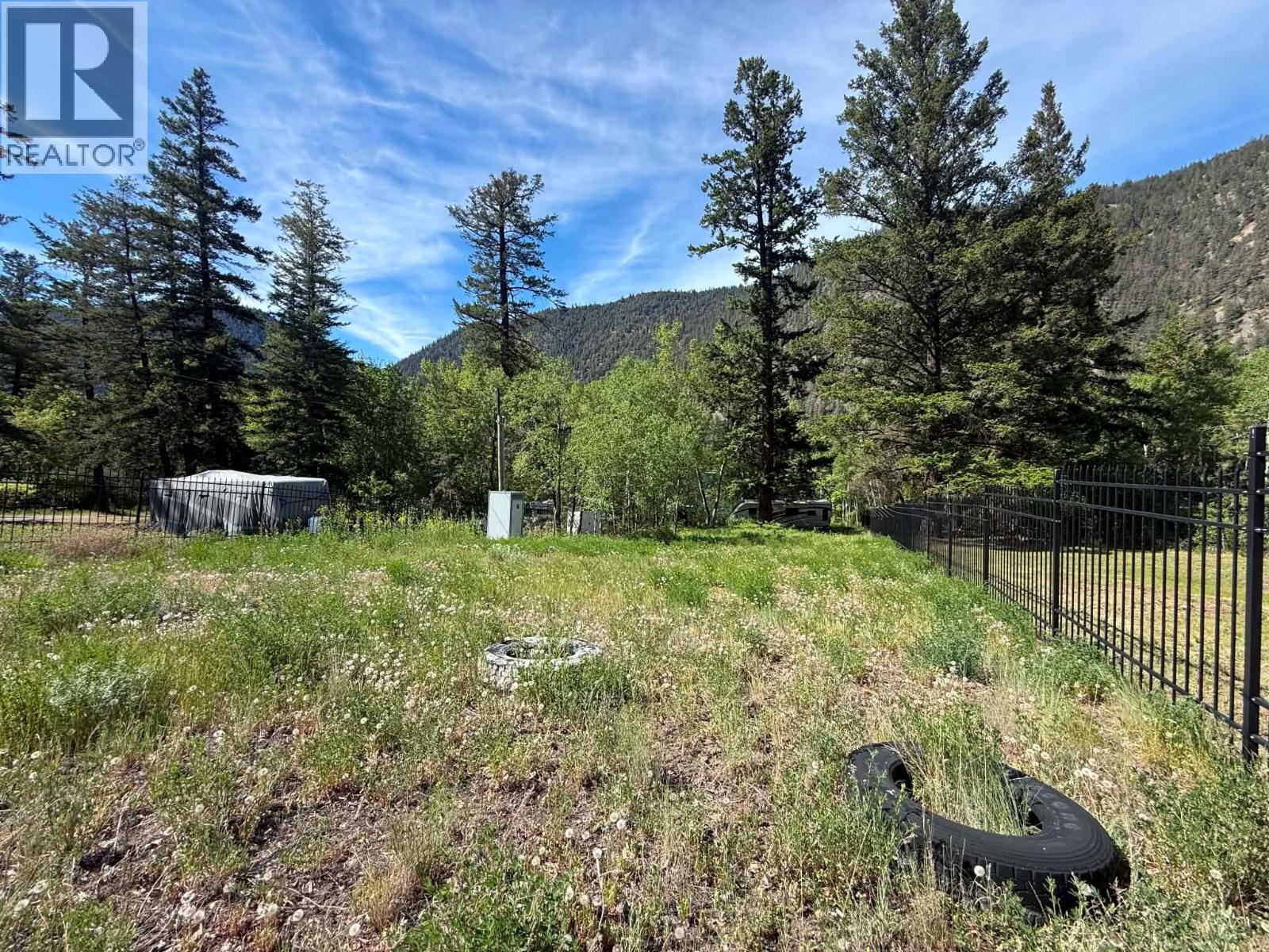 240 Smith Road, Lillooet, British Columbia  V0K 2H0 - Photo 11 - 10379612