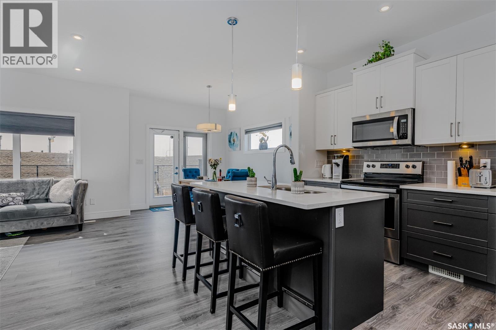 335 Hassard Close, Saskatoon, Saskatchewan  S7L 4Y7 - Photo 5 - SK037452
