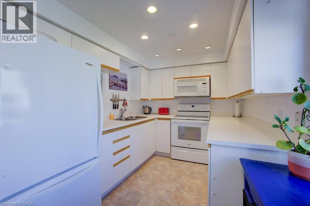 1085 Queens Boulevard Unit# 13, Kitchener, Ontario  N2M 1B9 - Photo 11 - 40833081