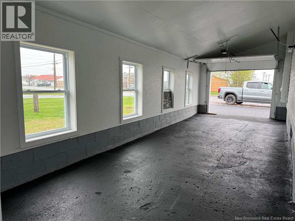 311 Boul. J.d. Gauthier, Shippagan, New Brunswick  E8S 1N7 - Photo 32 - NB140512