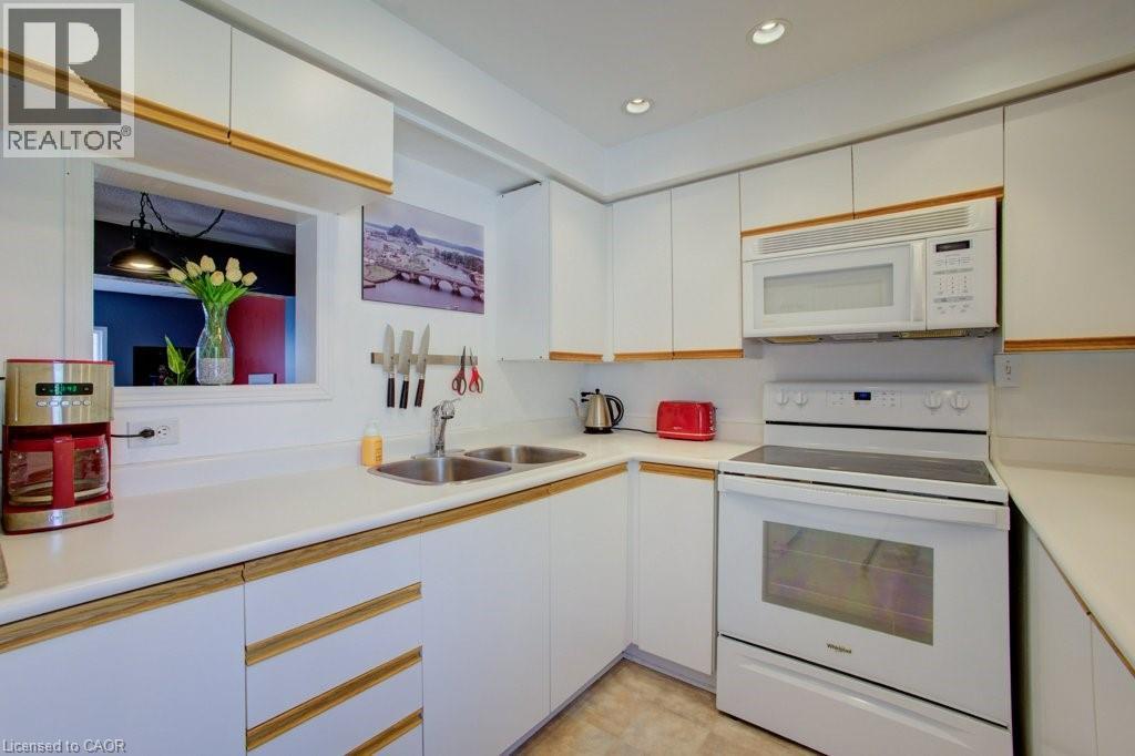 1085 Queens Boulevard Unit# 13, Kitchener, Ontario  N2M 1B9 - Photo 12 - 40833081