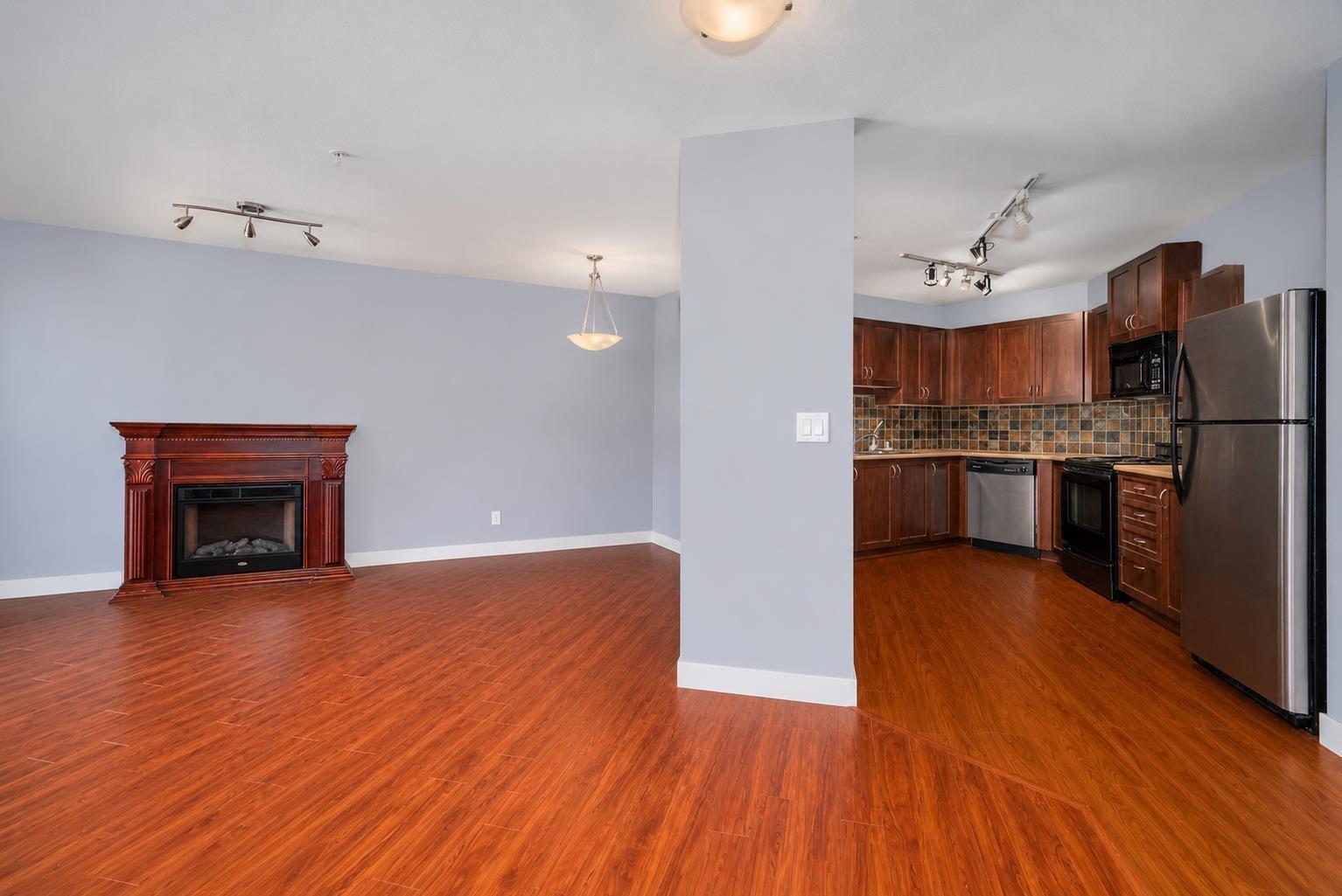 202 2955 Diamond Crescent, Abbotsford, British Columbia  V2T 2L5 - Photo 6 - R3097397
