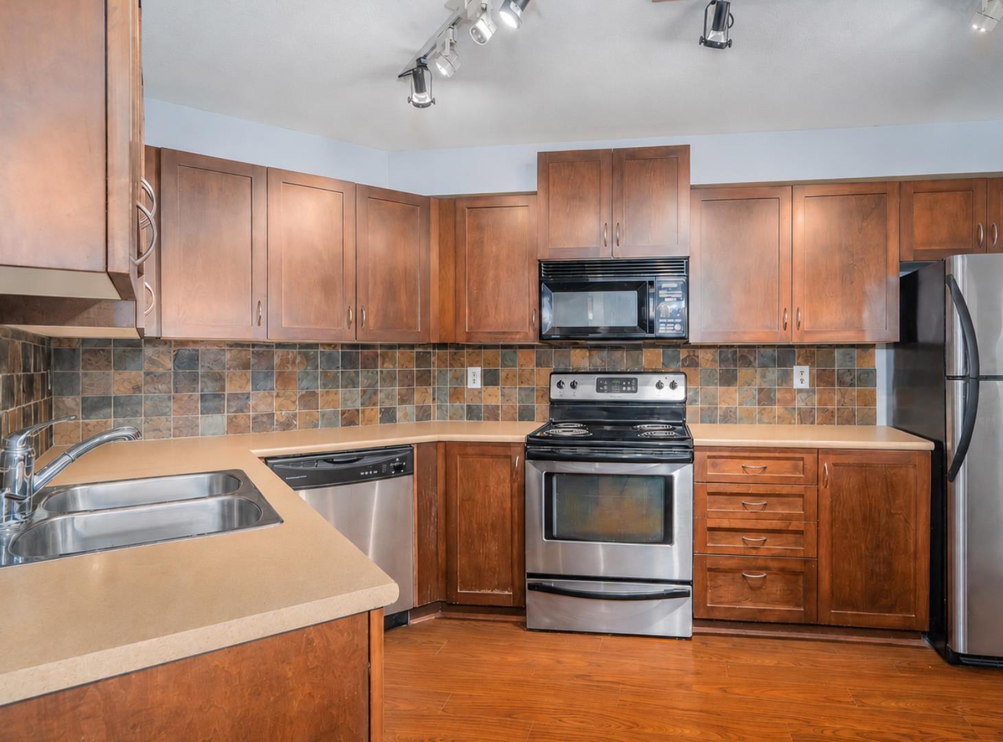 202 2955 Diamond Crescent, Abbotsford, British Columbia  V2T 2L5 - Photo 10 - R3097397