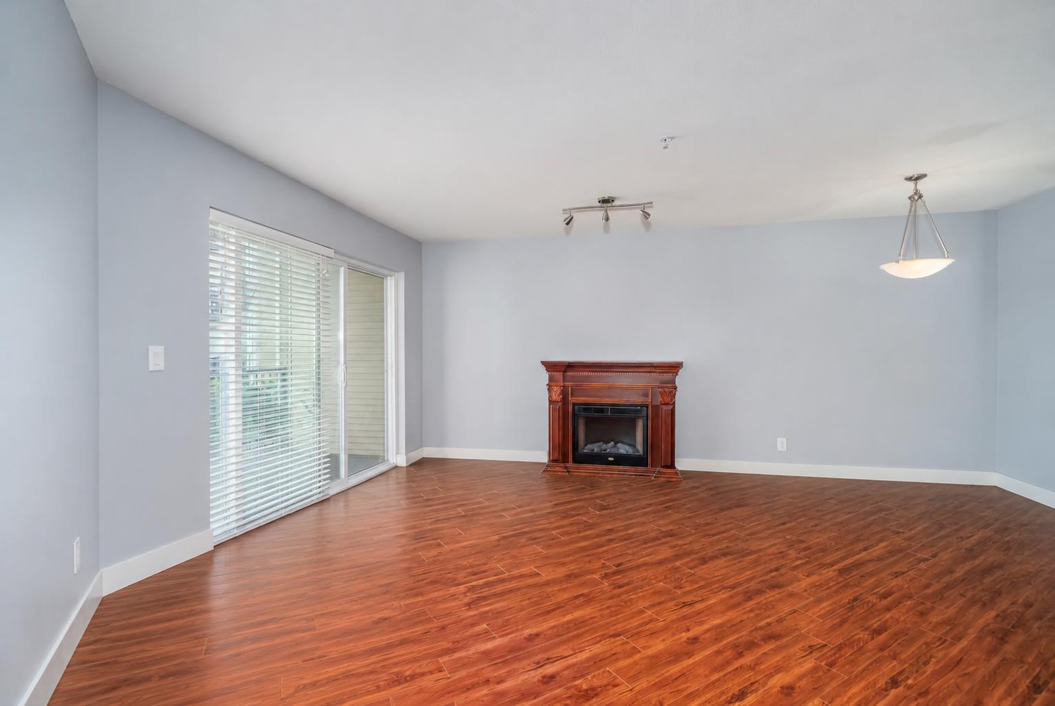202 2955 Diamond Crescent, Abbotsford, British Columbia  V2T 2L5 - Photo 4 - R3097397