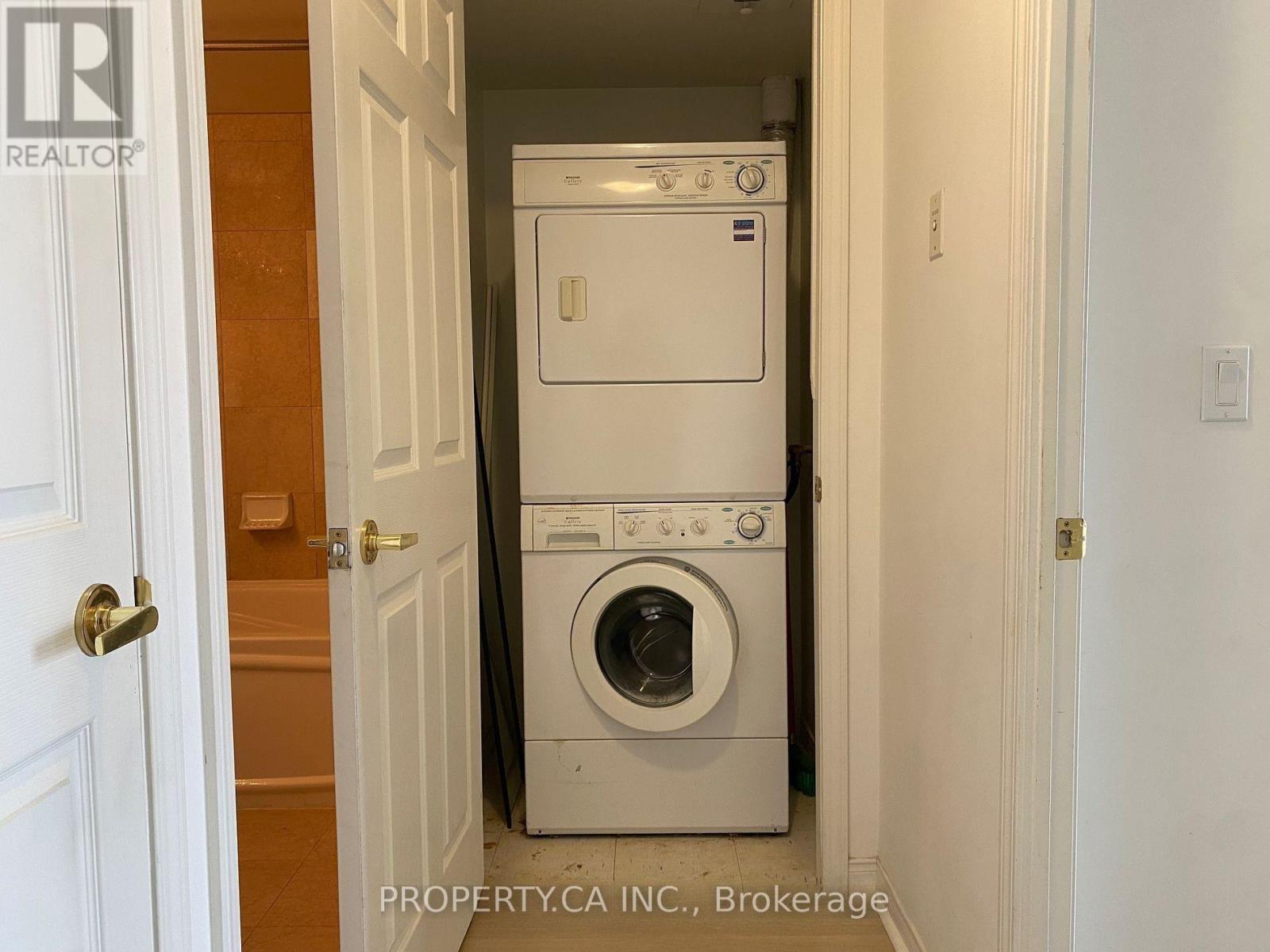 1508 - 909 Bay Street, Toronto, Ontario  M5S 3G2 - Photo 12 - C13209698