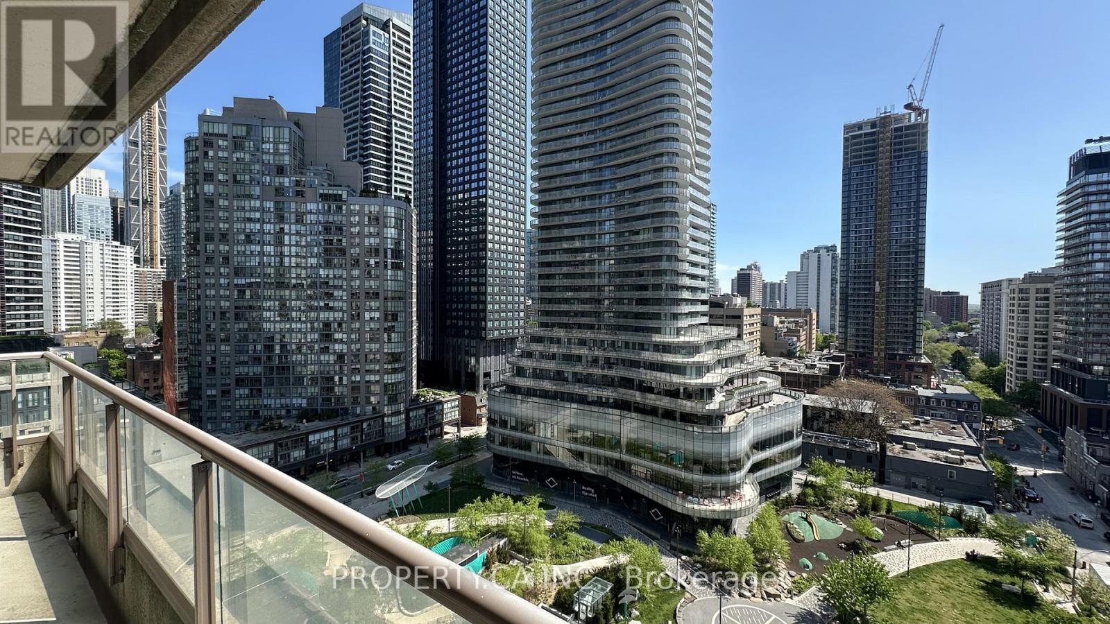 1508 - 909 Bay Street, Toronto, Ontario  M5S 3G2 - Photo 2 - C13209698