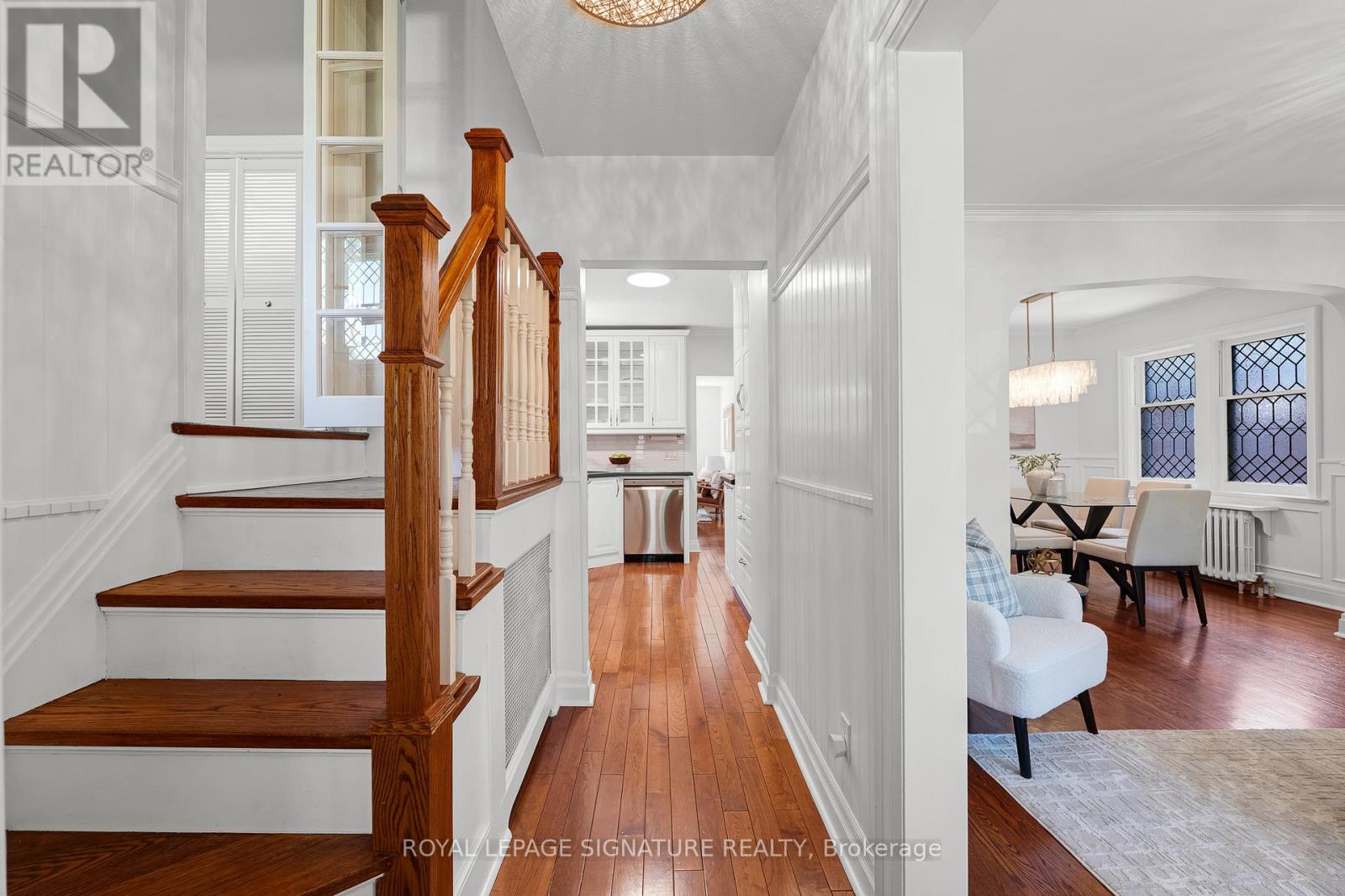 41 Southvale Drive, Toronto, Ontario  M4G 1G1 - Photo 3 - C13209730