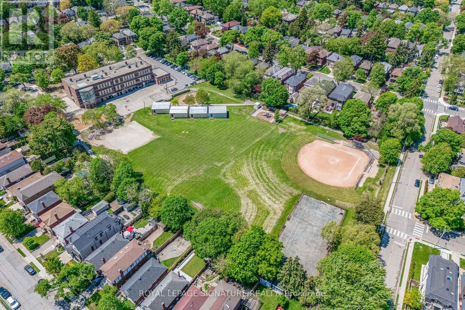 41 Southvale Drive, Toronto, Ontario  M4G 1G1 - Photo 36 - C13209730