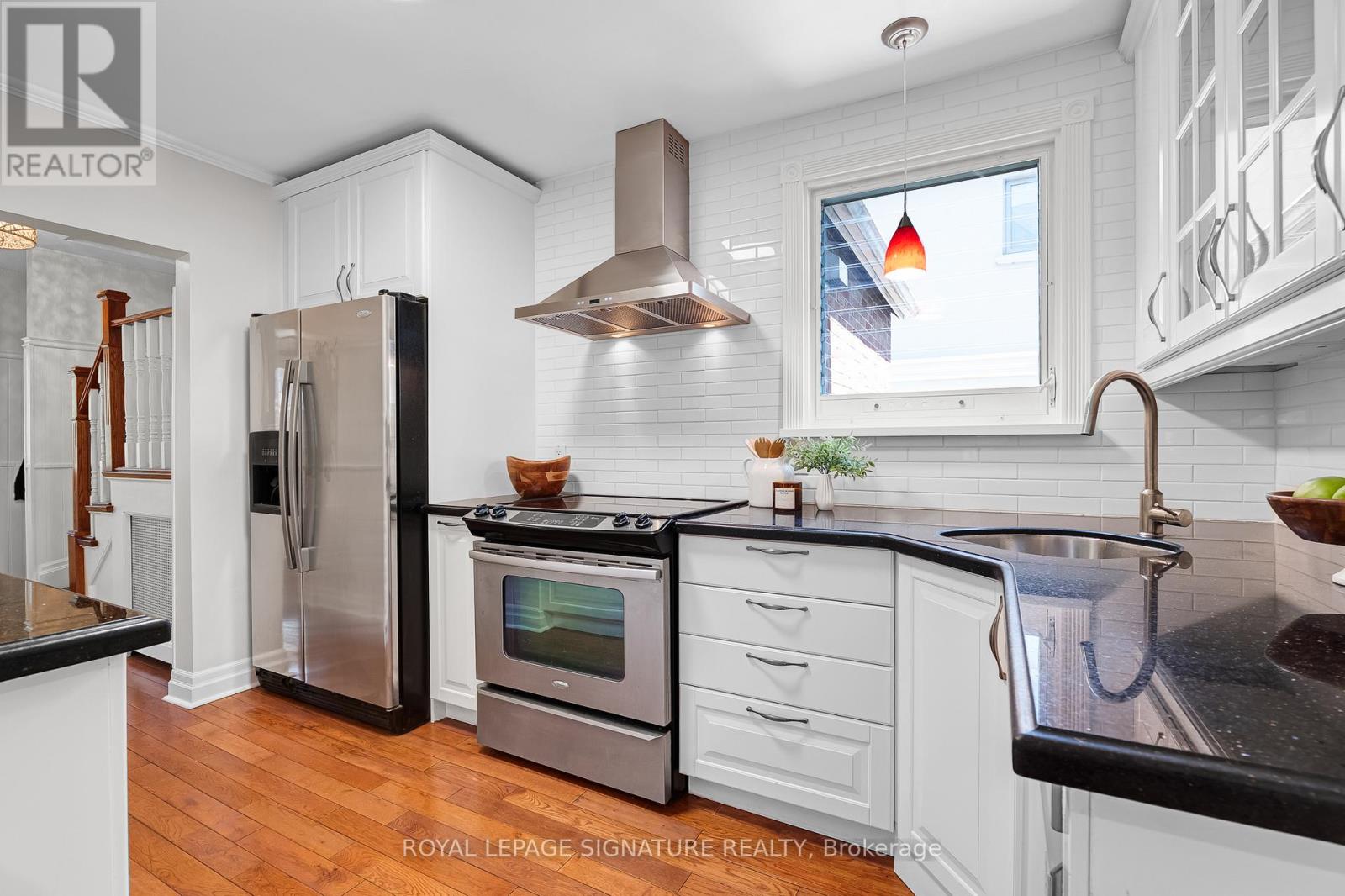 41 Southvale Drive, Toronto, Ontario  M4G 1G1 - Photo 9 - C13209730