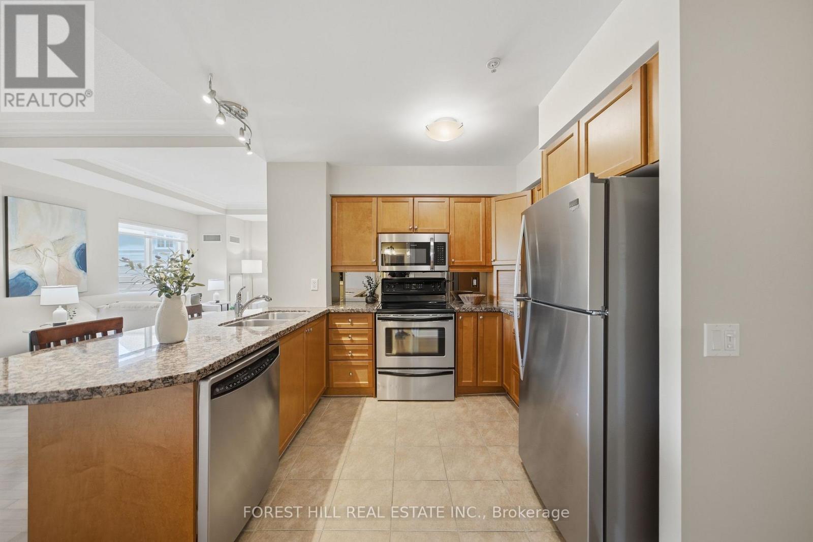 211 - 12 Rean Drive, Toronto, Ontario  M2K 3C6 - Photo 5 - C13209754