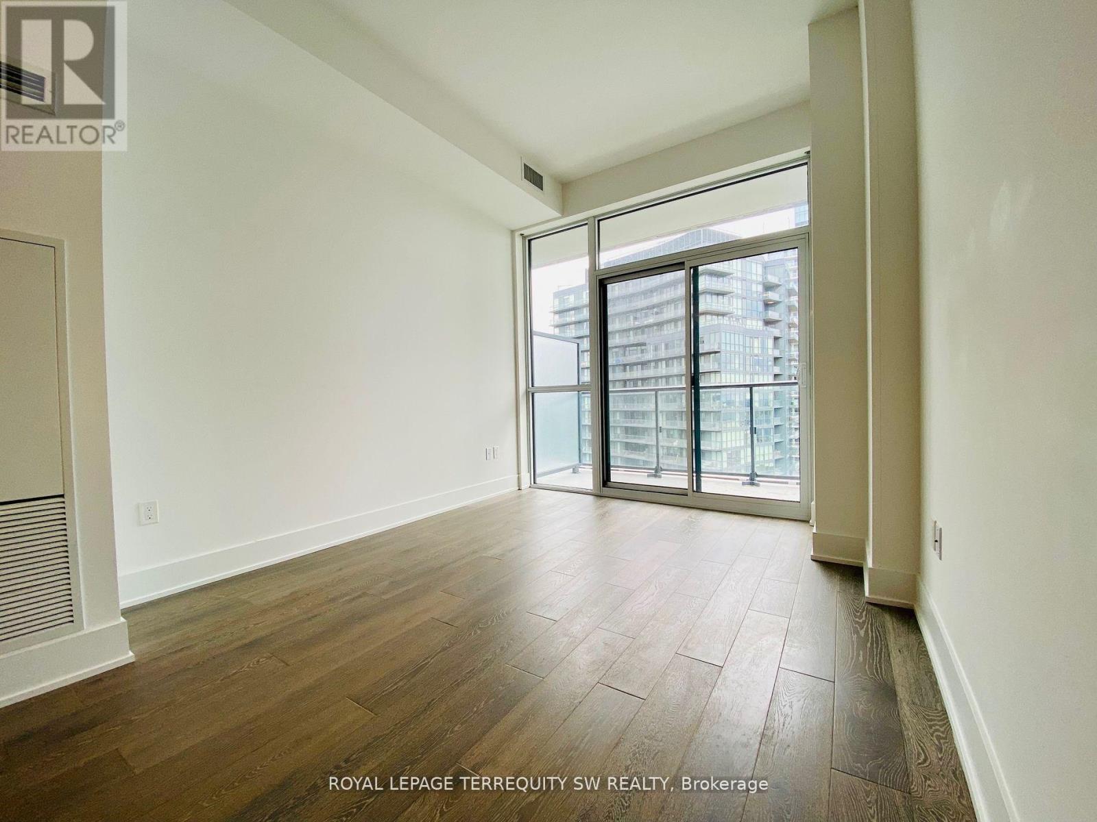 Lph09 - 38 Iannuzzi Street, Toronto, Ontario  M5V 0S2 - Photo 6 - C13209794