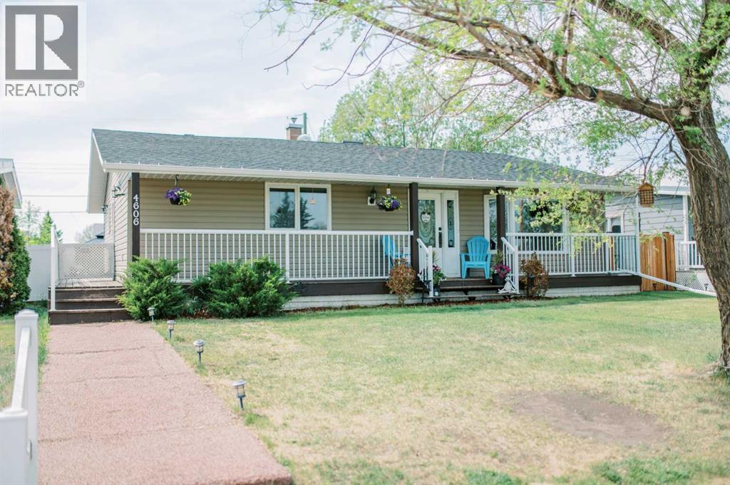 4606 57a Street, Stettler, Alberta  T4K 1J8 - Photo 1 - A2303039